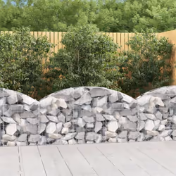 Questo pratico cesto di gabbioni è stato progettato appositamente come barriera da giardino decorativa e fonoassorbente. Mate ...