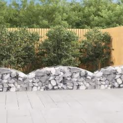 Questo pratico cesto di gabbioni è stato progettato appositamente come barriera da giardino decorativa e fonoassorbente. Mate ...