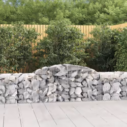 Questo pratico cesto di gabbioni è stato progettato appositamente come barriera da giardino decorativa e fonoassorbente. Mate ...