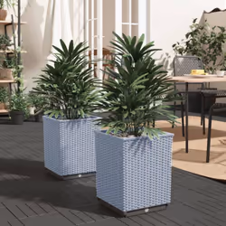 Queste fioriere sono ideali per gli appassionati del fai da te che desiderano decorare il proprio giardino, balcone o patio. ...