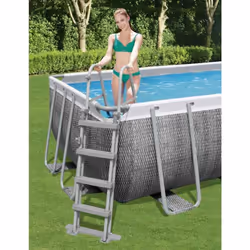 Questa scaletta di sicurezza a 4 gradini per la piscina Flowclear della Bestway, progettata per le piscine fuori terra, aiute ...