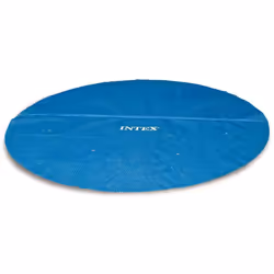 Questa copertura solare per piscina Intex 29020 si mette direttamente sulla superficie dell'acqua, all'interno dei bordi dell ...