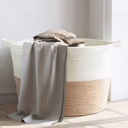 Questo cestino per la biancheria colpisce per il suo design moderno e oltre ad essere pratico è anche accattivante in qualsia ...