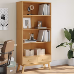 Questa classica libreria in legno, dal design scandinavo, è un accessorio decorativo e pratico da aggiungere al vostro arreda ...