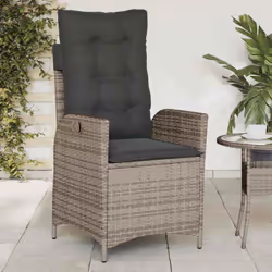 Rilassatevi e godetevi l'aria aperta con questa comoda sedia da giardino! Materiale resistente: Il rattan PE, noto anche come ...