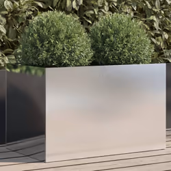 Questa fioriera è ideale per gli appassionati del fai da te che desiderano decorare il proprio giardino, balcone o patio. Mat ...
