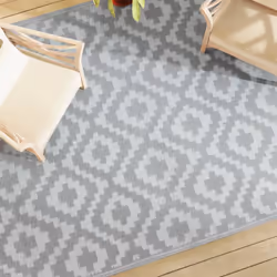 Questo tappeto per esterni alla moda è un'ottima aggiunta decorativa al vostro spazio abitativo esterno! Posizionatelo nella  ...