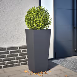 Questa fioriera da giardino è la scelta ideale per contenere le vostre piante o i vostri fiori preferiti e aggiungerli al gia ...