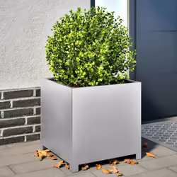 Questa fioriera da giardino è la scelta ideale per contenere le vostre piante o i vostri fiori preferiti e aggiungerli al gia ...