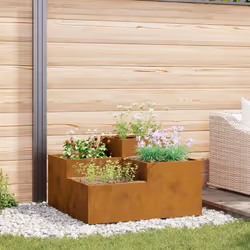 Questa fioriera in metallo arrugginito è un'ottima aggiunta a qualsiasi giardino all'aperto; unendo funzionalità e design mod ...