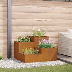 Questa fioriera giardino in metallo arrugginito è perfetta per gli spazi esterni, offrendo una casa ideale per le tue piante  ...