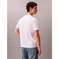 Calvin Klein T-shirt con logo monogramma - Vista aggiuntiva 5