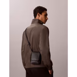 Calvin Klein Portacellulare a tracolla con logo - Vista aggiuntiva 4