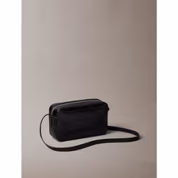 Calvin Klein Borsa a tracolla per fotocamera con monogramma - Vista aggiuntiva 2