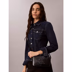 Calvin Klein Borsa a tracolla per fotocamera con monogramma - Vista aggiuntiva 4