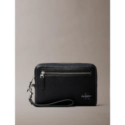 Calvin Klein Pochette da polso con logo Signature in pelle martellata