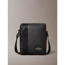 Calvin Klein Reporter bag con patch monologo