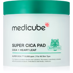 Il prodotto tonificante Medicube Super Cica aiuta a pulire, armonizzare e rinfrescare la pelle.