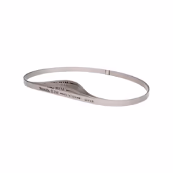 La lama a nastro bimetallica 835x13 mm per acciaio 5 Pz. Makita B-40559 è un accessorio da taglio professionale. Questa lama ...