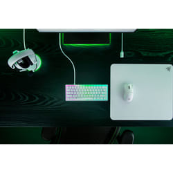 Razer RZ03-04990100-R3M1 tastiera Gaming USB QWERTY Inglese britannico Bianco