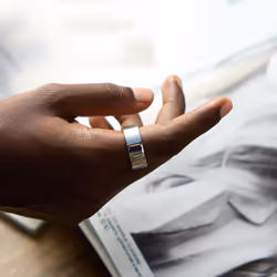 Ultrahuman Ring AIR – Monitor del sonno e dell'attività fisica, anello intelligente per uomo e donna, nessuna spesa per l'app per le funzioni standard, durata della batteria fino a 6 giorni (taglia 13) - Vista aggiuntiva 8