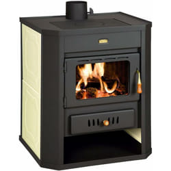 Stufa a legna per riscaldamento centralizzato. Stufa a combustibile solido con caldaia integrata. Potenza termica 65 + 15kw. Modello Prity wd W15